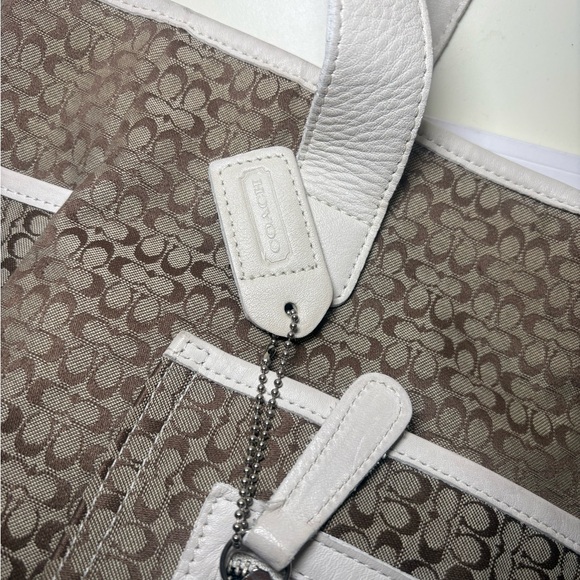 Vintage Coach Signature Canvas Tote Bag in Brown and White - Picture 6 of 9